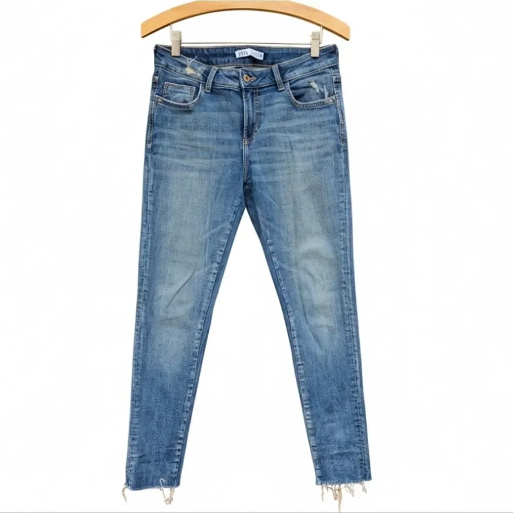 Zara Light Blue Cropped Jeans